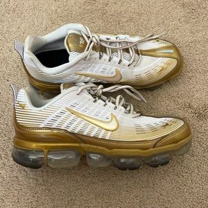 Nike gold air max shoes size 10.5 men’s